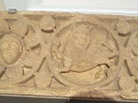 Cluny, Sculpture romane, Medaillon, Lion a tete d'homme (Musee du Palais Jean de Bourbon)